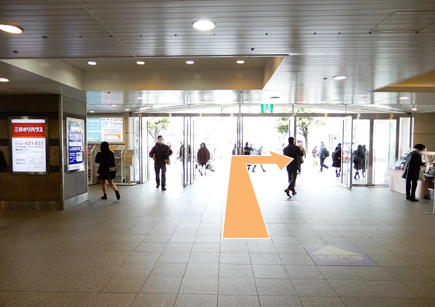 JR「錦糸町駅」北口を出て、右へ曲がります。